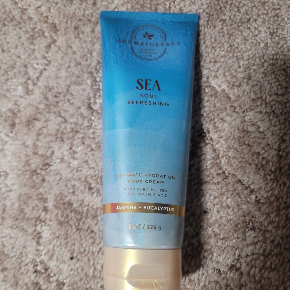 Bath and body works aromatherapy jasmine eucalyptus body cream lotion SEA